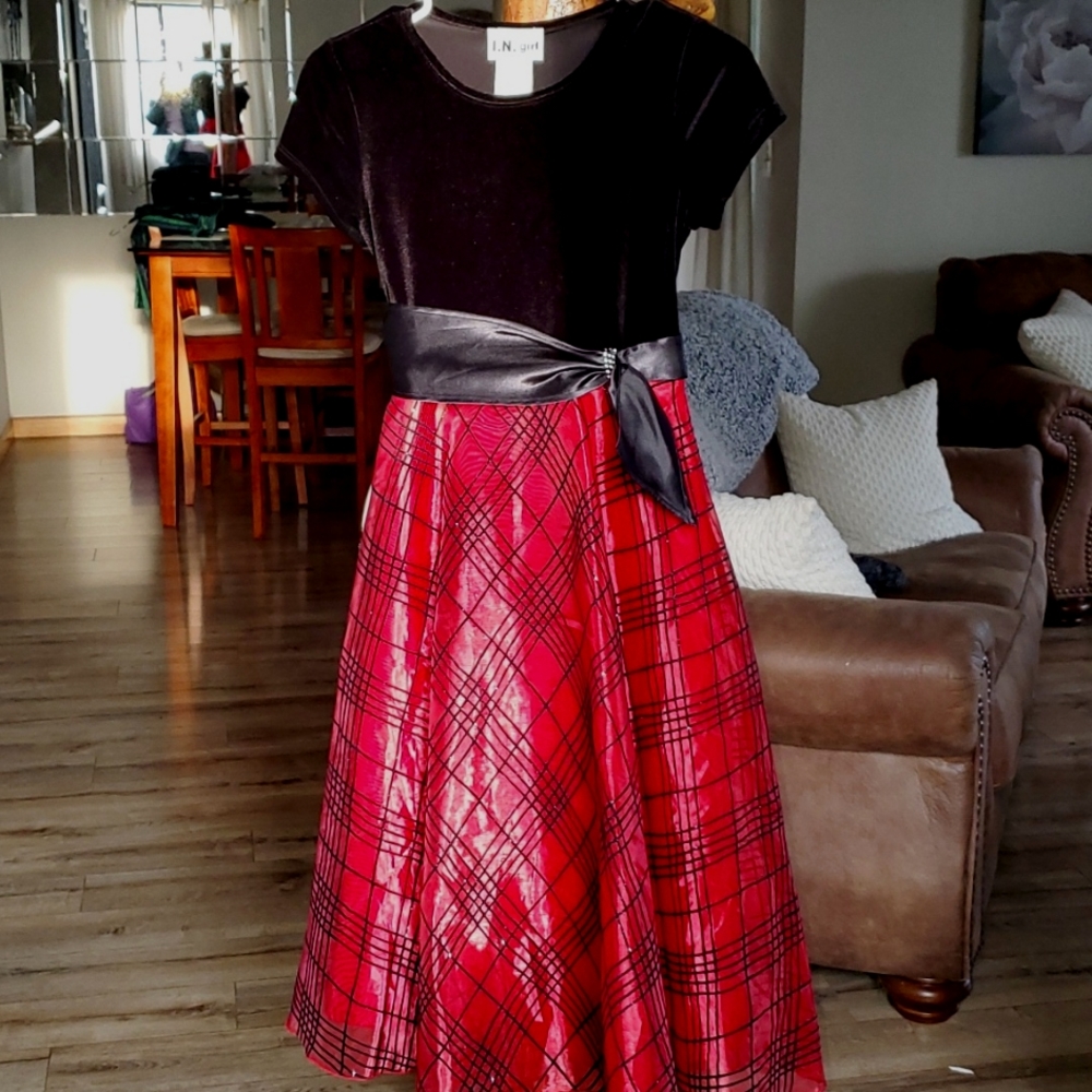 NWOT  I.N. girl san francisco formal dress. 10.
